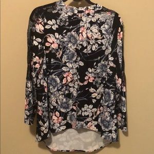 Long sleeve tunic with Lacey Sleeves